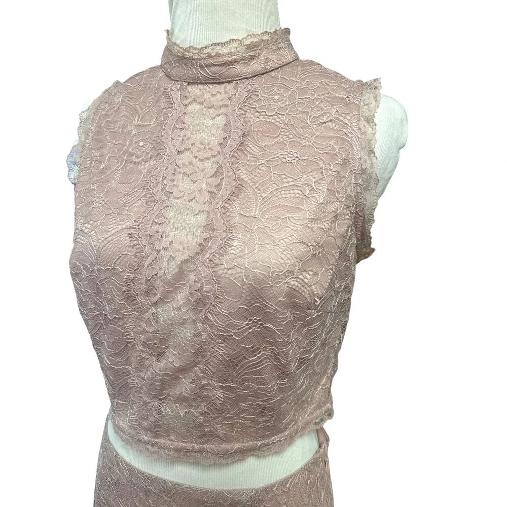 Forever 21 Womens Dusty Rose Floral Lace 2 Piece Crop Top and Mini Skirt Set M